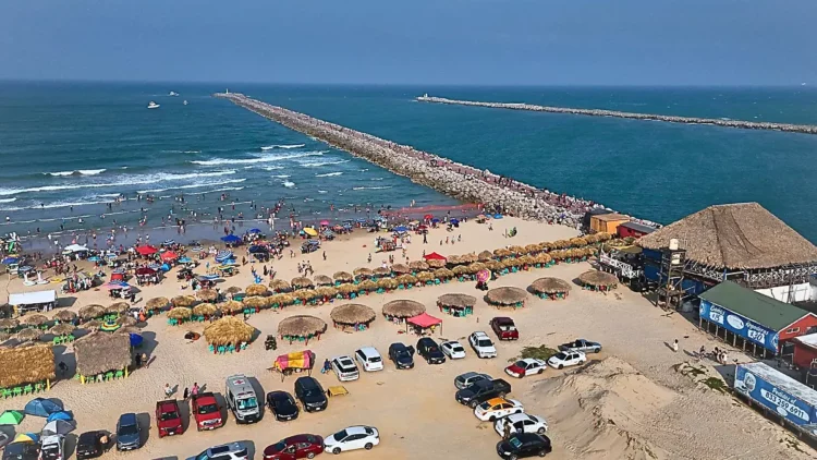 Calor y lluvias marcan el Jueves Santo