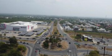 Falla de semáforos frente a Liverpool pone en riesgo seguridad vial