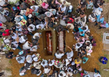 Petro denuncia sabotaje electoral con explosivos ecuatorianos