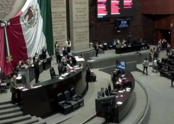 Declaran constitucional Plan B tras aval de Congresos