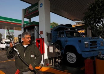 Gasolineros aceptan tope de 28 pesos al diésel