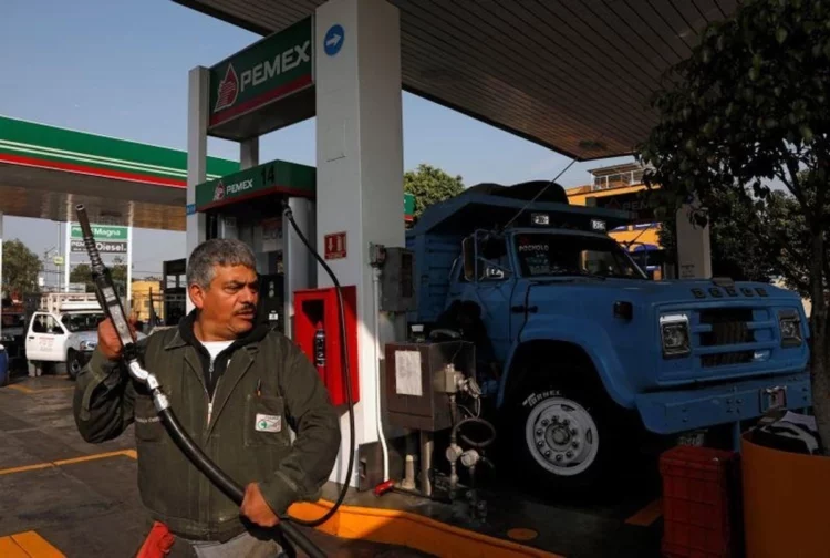 Gasolineros aceptan tope de 28 pesos al diésel