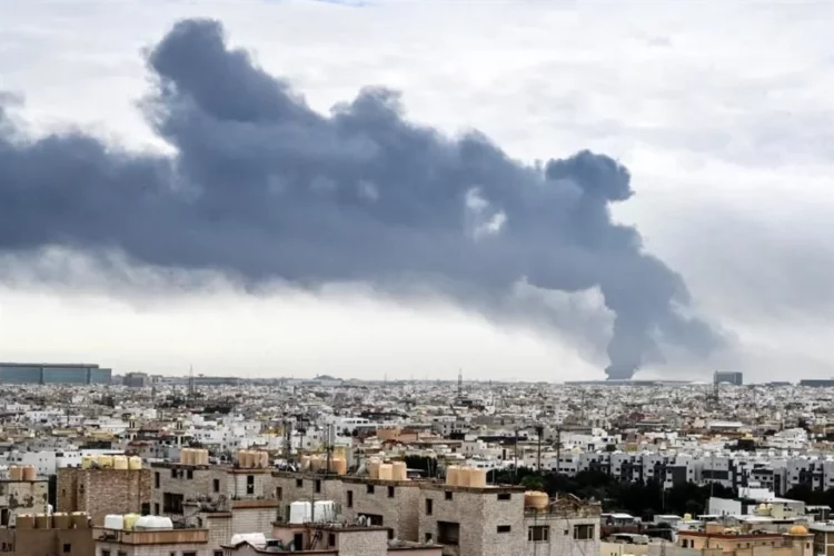 Drones iraníes incendian tanques en aeropuerto de Kuwait