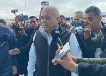 Ofrecen recompensa por ex policía prófugo