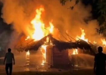 Incendio arrasa centro comunitario clave en Bustamante