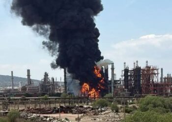 Pemex niega incendio pese a humo en Tula
