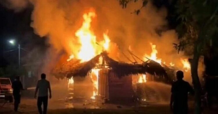 Incendio arrasa centro comunitario clave en Bustamante