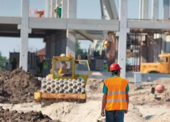 Promulga Sheinbaum ley que abre inversión privada estratégica