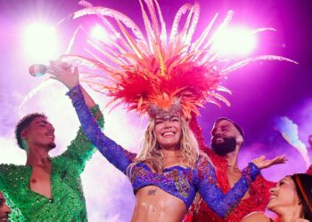 De Coachella al mundo: Karol G confirma nuevo tour tras hacer historia como ‘headliner’