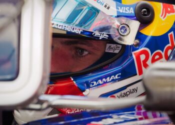 Problemas con motor Ford hunden a Red Bull en la F1