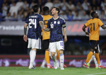 Argentina golea 5-0 a Zambia en su último partido en territorio local previo al Mundial