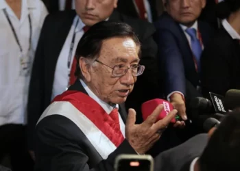 Crisis en Perú por compra de naves militares