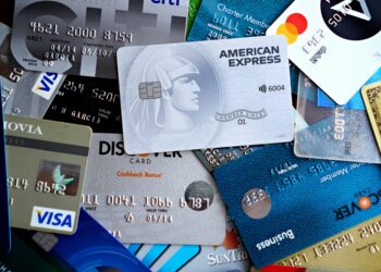 No las tires: Convierte tus tarjetas de crédito vencidas en accesorios funcionales