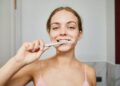 Por qué tu cepillo de dientes es el mejor aliado para la salud de tu corazón