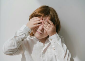 No es solo cosa de adultos: por qué el dolor de cabeza en niños es una señal de alerta neurológica