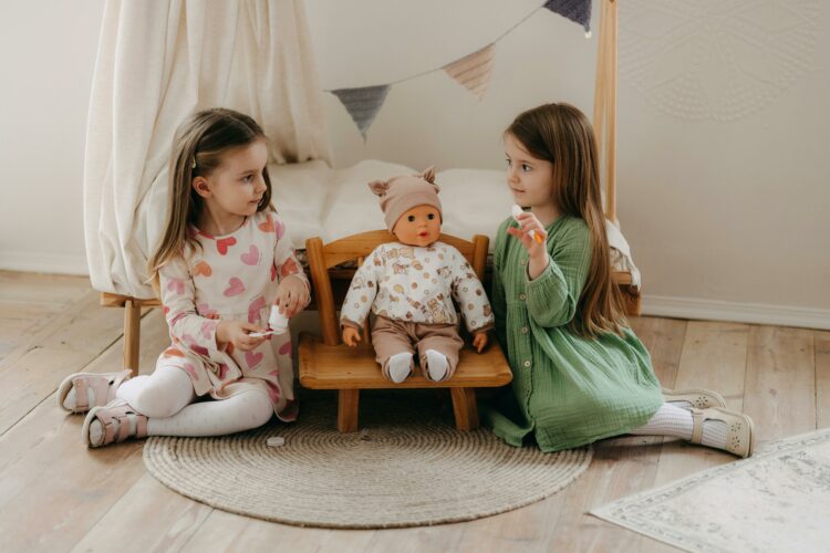 Por qué los muñecos superan a las pantallas en el desarrollo de la empatía infantil