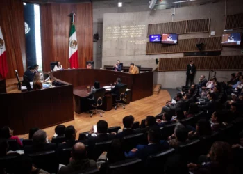 Austeridad judicial castiga a empleados, protege privilegios altos