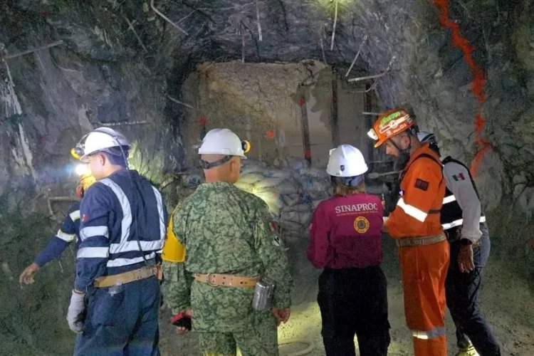 Operativo masivo busca salvar a tres mineros atrapados
