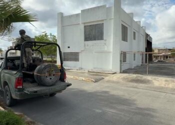 Hallan cuerpo maniatado afuera de bodega en Reynosa