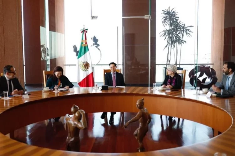 Roberto Velasco alista su ratificación en la Cancillería