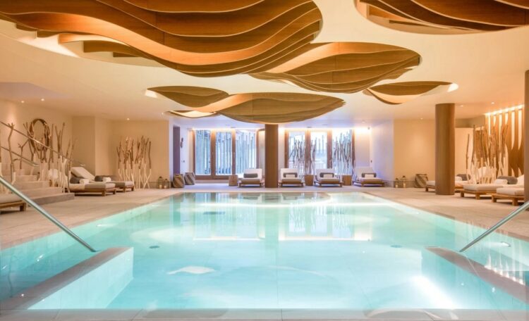El primer hotel con piscina de magnesio en Londres: Así es la experiencia en Six Senses