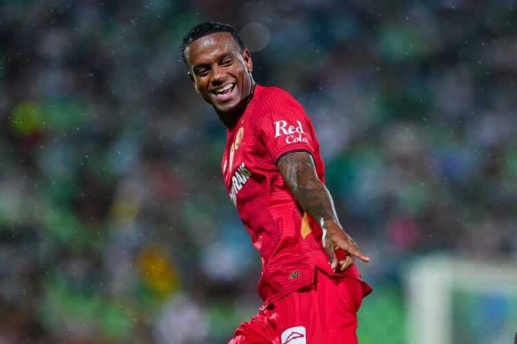 Comisión Disciplinaria suspende tres partidos a Helinho tras incidentes en el Estadio Azteca