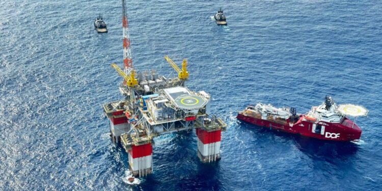 Campo petrolero frente a Tamaulipas registra avance del 56%