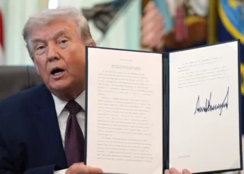 Demócratas buscan frenar orden de Trump sobre voto