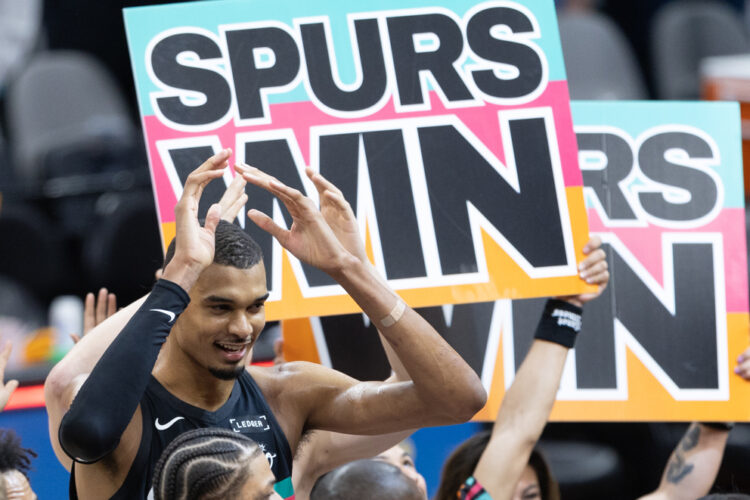 Victor Wembanyama debuta en los playoffs de la NBA con récord histórico para los Spurs