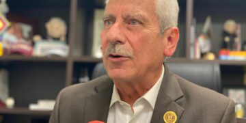 Ponen bajo la lupa los honorarios de notarios