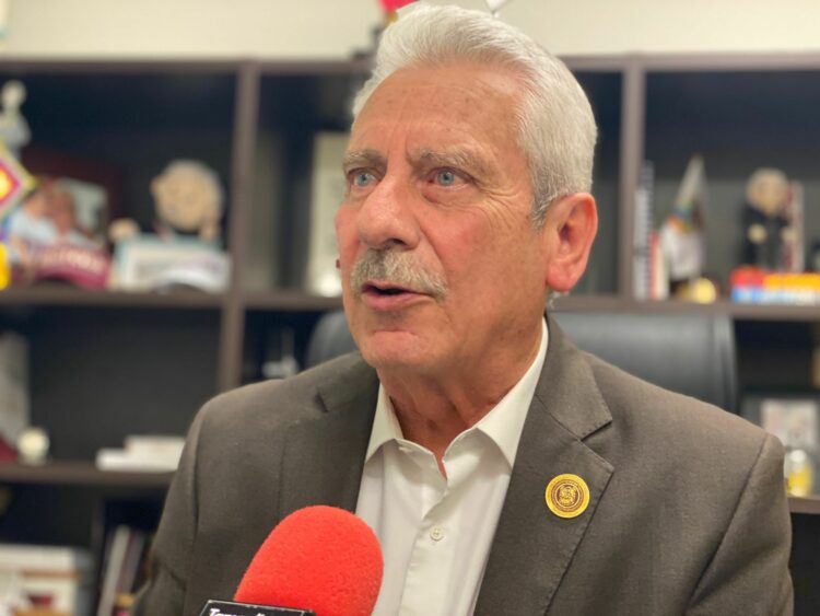 Ponen bajo la lupa los honorarios de notarios