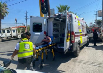 Choque entre micro y camioneta deja siete heridos