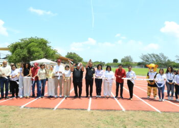 Inaugura gobernador pista de atletismo y rehabilitación de cancha sintética en Madero y Tampico