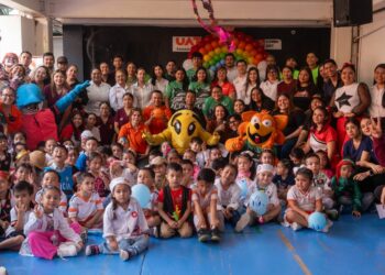 La UAT fomenta vocaciones profesionales en la infancia con el proyecto “El Mundo Donde Todo Comienza”