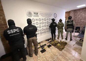 Armas largas y vehículo decomisan en operativo policial en Matamoros