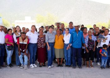 Secretaría de Bienestar Social lleva apoyos a familias de Bustamante