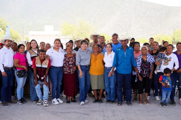 Secretaría de Bienestar Social lleva apoyos a familias de Bustamante