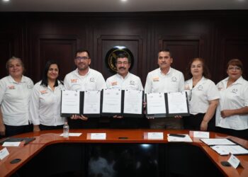 UAT y Sindicato de Trabajadores Administrativos firman el convenio de revisión salarial 2026