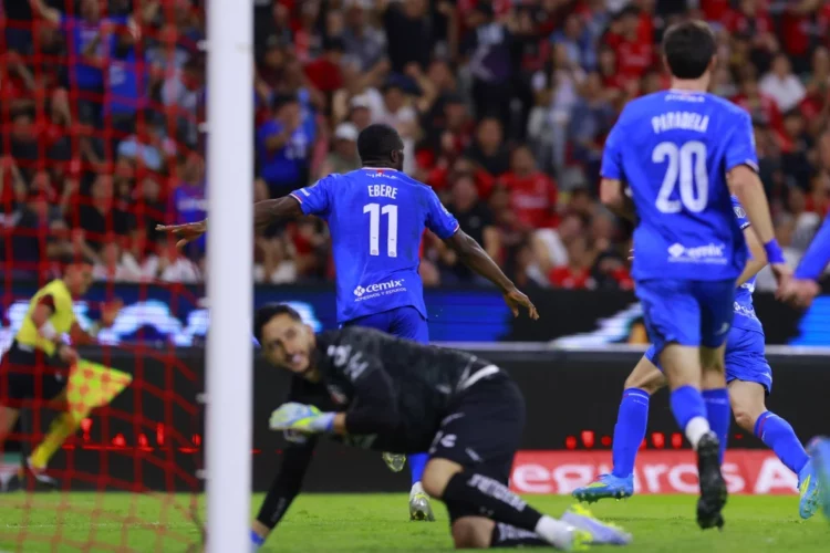 Cruz Azul logra agónico triunfo 3-2 ante el Atlas en ida al Jalisco