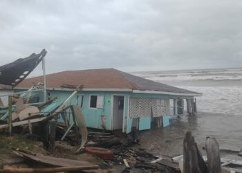 Colapsa restaurante “Costa Azul” en playa de Matamoros; reportan 15 heridos