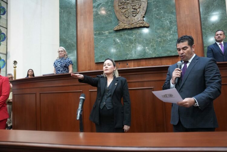 Yeraldine Bonilla asume como gobernadora interina de Sinaloa, tras licencia de Rocha