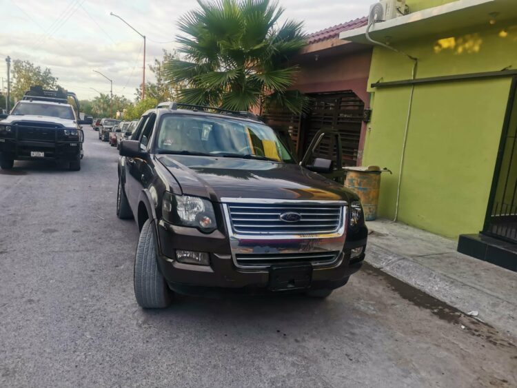 Guardia Estatal detiene en Reynosa a dos hombres que trasladaban parque y drogas