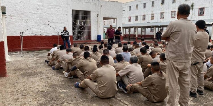 Realizan cateo sorpresivo en penal de Victoria