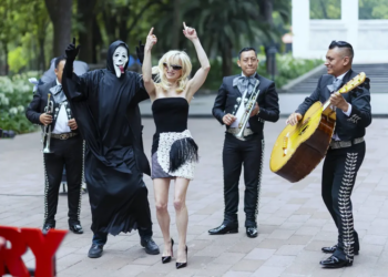 Los hermanos Wayans y Anna Faris presentan en México la sexta entrega de ‘Scary Movie’