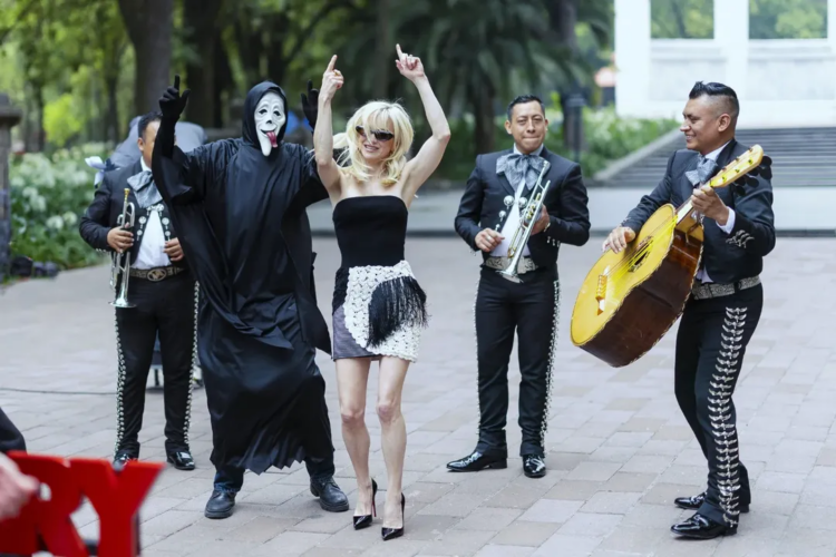 Los hermanos Wayans y Anna Faris presentan en México la sexta entrega de ‘Scary Movie’