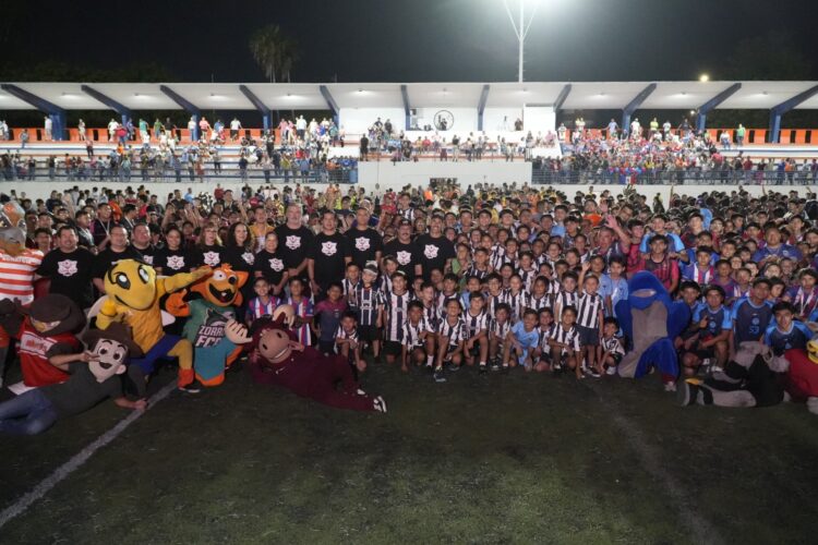 El rector inaugura la Copa UAT 2026 con Ricardo Chávez como invitado de honor
