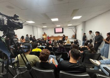 Exponen universitarios de la UAT productos comunicativos de prevención sobre Emergencias Médicas