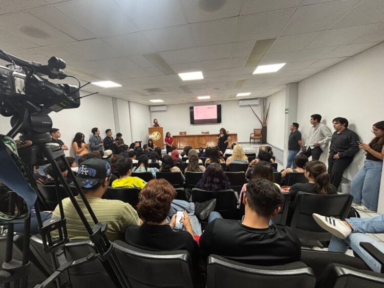 Exponen universitarios de la UAT productos comunicativos de prevención sobre Emergencias Médicas