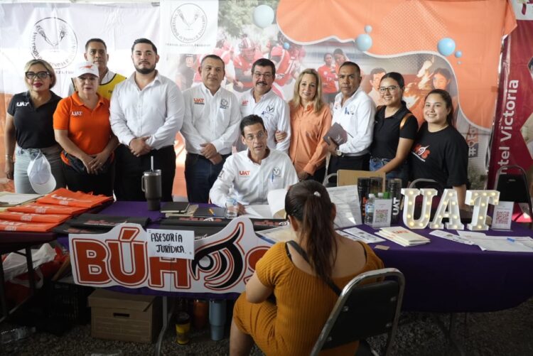 Participan Facultades de la UAT en brigadas asistenciales del DIF Tamaulipas en Abasolo