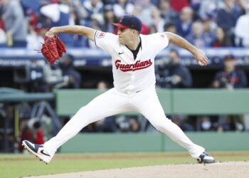 Manzardo rompe el duelo de pitcheo y da la victoria a Cleveland sobre Filis